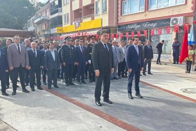 Havran’da Cumhuriyetin 102. Yılı kutlamaları çelenk sunma töreniyle başladı