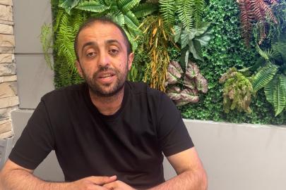 Hediyelik eşya satan dükkana girmekten çekinen kadın ile vatandaşın gülümseten diyaloğu