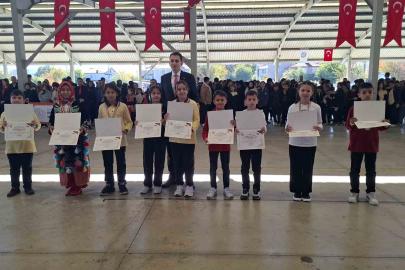 Hisarcık’ta başarılı öğrenciler ödüllendirildi