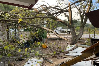 Hortum ve yıldırım Havran’da hasara yol açtı