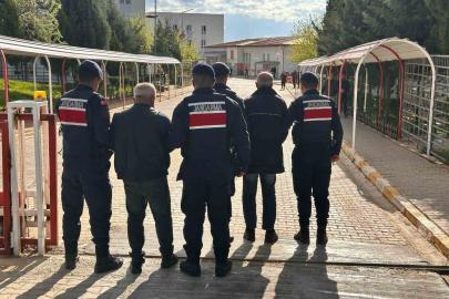 Husumetlilerini bıçakla yaralayan 3 şahsı jandarma yakaladı