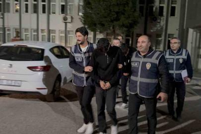 İki vatandaşı 1 milyon 800 bin TL dolandırdılar, polisin takibiyle yakalandılar