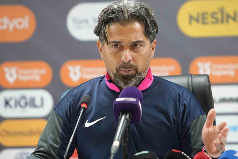İlhan Palut: "Aldığımız 1 puan gösterdiğimiz performansa göre kötü değil"