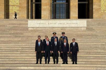 İngiltere Başbakanı Starmer, Anıtkabir’i ziyaret etti