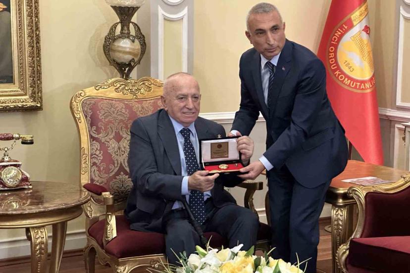 İş adamı Acar’dan TSK Dayanışma Vakfı’na 12 dairelik bağış