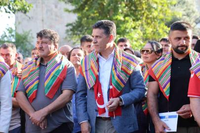 İsmet Atlı Karakucak Güreşleri, şampiyonlar kortejiyle başladı