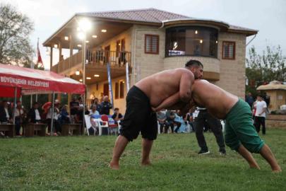 İsmet Atlı Karakucak Güreşleri’ni Recep Kara kazandı