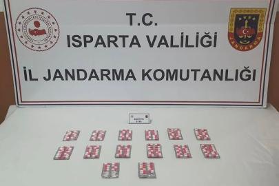 Isparta’da yol kontrolünde durdurulan araçta uyuşturucu hap ele geçirildi