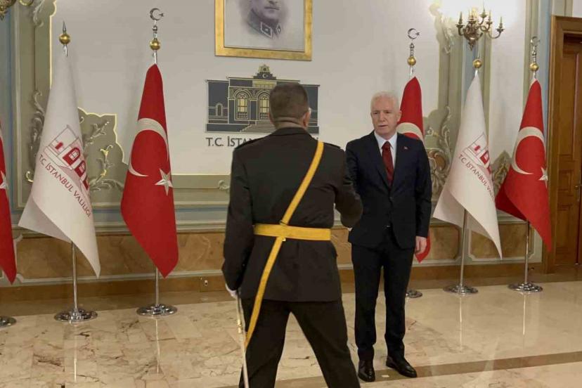 İstanbul Valisi Davut Gül Cumhuriyetin 102’inci yıldönümünde tebrikleri kabul etti