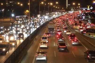 İstanbul’da haftanın ilk mesai gününde akşam trafiği yüzde 78’e ulaştı