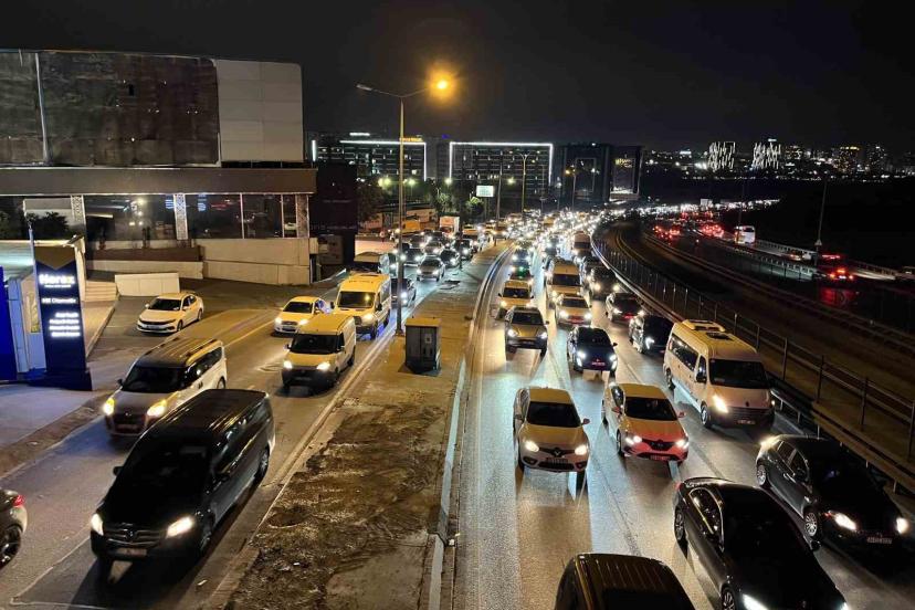 İstanbul’da trafik yoğunluğu yüzde 80’e ulaştı