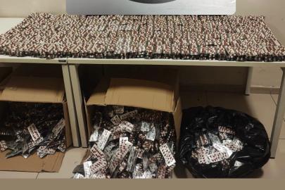 İzmir’de binlerce uyuşturucu nitelikli hap ele geçirildi