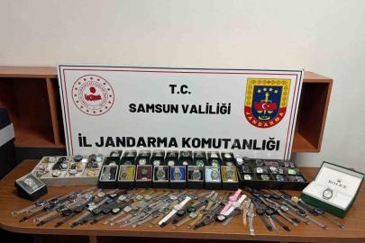 Jandarma ekiplerinden kaçak saat operasyonu