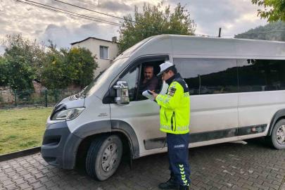 Jandarma ekiplerinden öğrenci güvenliği ve trafik bilinci denetimi