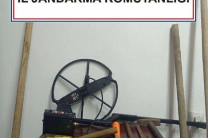 Jandarmadan define avcılarına suçüstü: 4 gözaltı