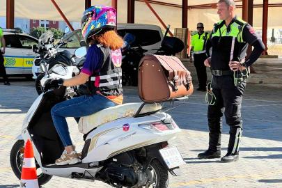 Kadın motosiklet sürücülerine uygulamalı eğitim