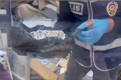 Kameralarla donatılan evden çok sayıda uyuşturucu madde çıktı