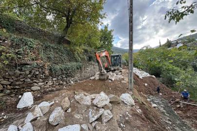 Karacasu Belediyesi’nden yol güvenliği