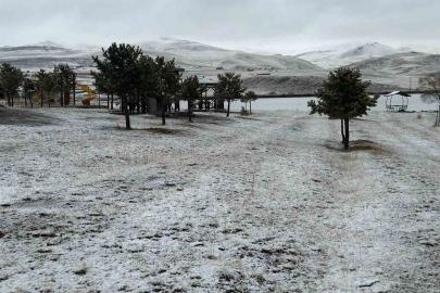 Karayazı’da karla gelen güzellik