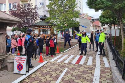 Kastamonu’da öğrencilere uygulamalı trafik eğitimi veriliyor