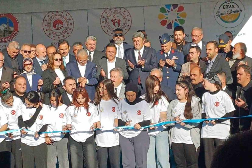 Kayseri Valisi Gökmen Çiçek: "ERVA Spor Okulları çığ gibi büyüyor"