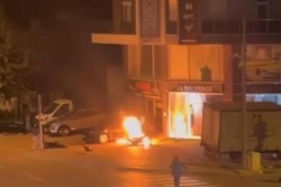 Kaza yapıp yanmaya başlayan motosikletin sürücüsünü vatandaşlar kurtardı