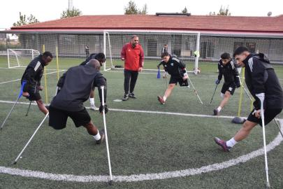 Kazada engelli oldu, futbolla hayata döndü