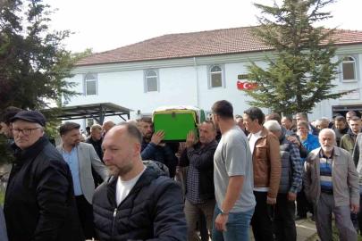 Kazada hayatını kaybeden genç kadın gözyaşları içinde toprağa verildi