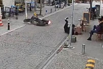 Kediye çarpmamaya çalışırken motosikleti deviren kasksız sürücü ağır yaralandı