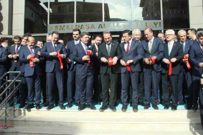 Kemalpaşa Adalet Sarayı açılışını yapan Bakan Tunç: "Türkiye genelinde 388 adliye sarayı var"