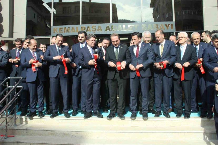 Kemalpaşa Adalet Sarayı açılışını yapan Bakan Tunç: "Türkiye genelinde 388 adliye sarayı var"