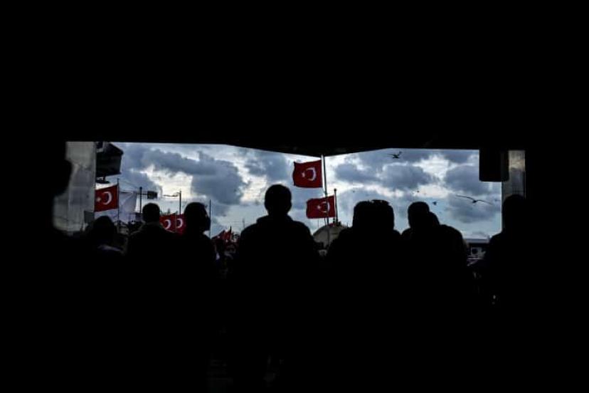 KHK ve düşünce suçluları ile ilgili çarpıcı anket: Düşünce suçluları ve KHK'lılara af gelsin