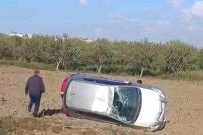 Kırıkhan’da otomobil tarlaya uçtu