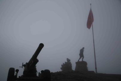 Kocatepe’nin sis altındaki görüntüsü