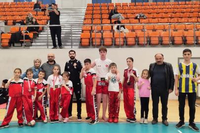 Körfez Gençlerbirliği sporcuları Darıca’dan 9 madalya ile döndü