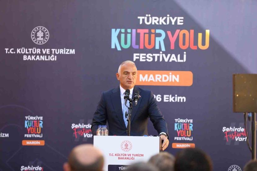 Kültür ve Turizm Bakanı Ersoy: "Gelecek sene 4 ilimizi daha ekleyerek şenliklerimizi 9 şehrimizde düzenleyeceğiz"