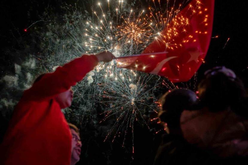 Kuşadası’nda Cumhuriyet coşkusu sokaklara taştı