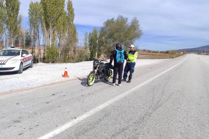Kütahya’da jandarmadan motosiklet ve motorlu bisiklet denetimi