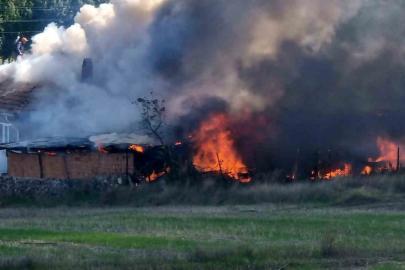 Kütahya’da yangında ev, traktör ve motosiklet kül oldu