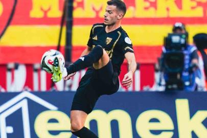 Laszlo Benes kırmızı kart gördü