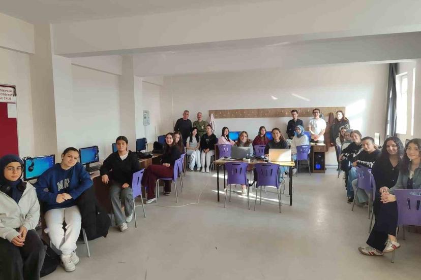 Lise öğrencilerine yönelik ‘Siber Tehdit İstihbaratı’ kursu açıldı