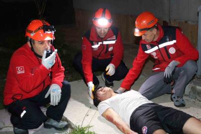 Lise pansiyonunda kurtarma tatbikatı