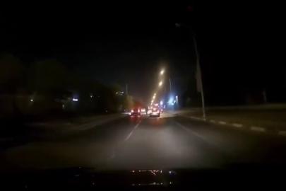 Makas atmaya çalıştı, motosiklete çarptı