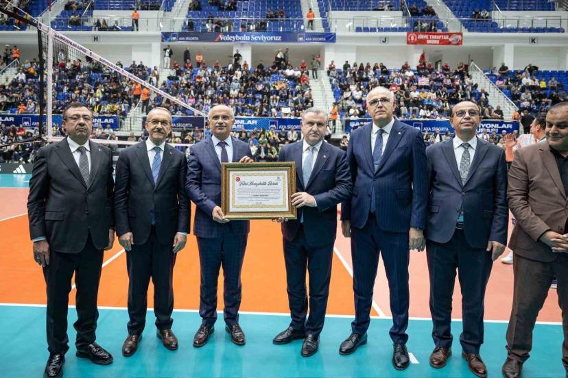Malatya’da Bakan Bak’a hemşehrilik beratı