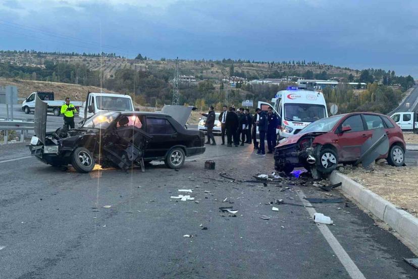 Malatya’da iki aracın çarpıştı kazada 3 kişi yaralandı