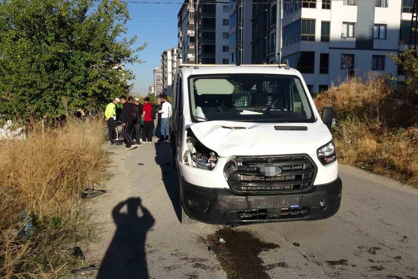 Malatya’da kamyonet ile elektrikli bisiklet çarpıştı: 2 yaralı