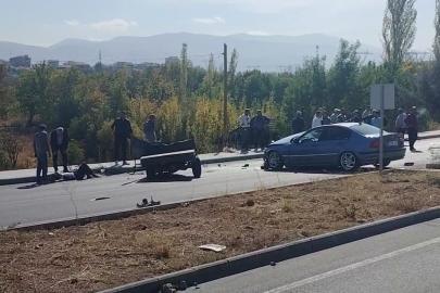 Malatya’da üç aracın karıştığı kazada, 1’i ağır 3 kişi yaralandı