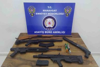 Manavgat’ta 19 adrese eş zamanlı baskın: 6 gözaltı