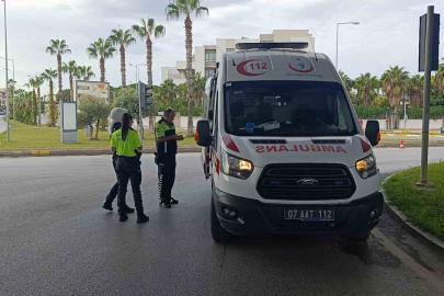 Manavgat’ta devrilen motosikletin sürücüsü yaralandı