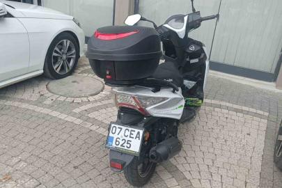 Manavgat’ta motosiklet yayaya çarpıştı: 2 yaralı